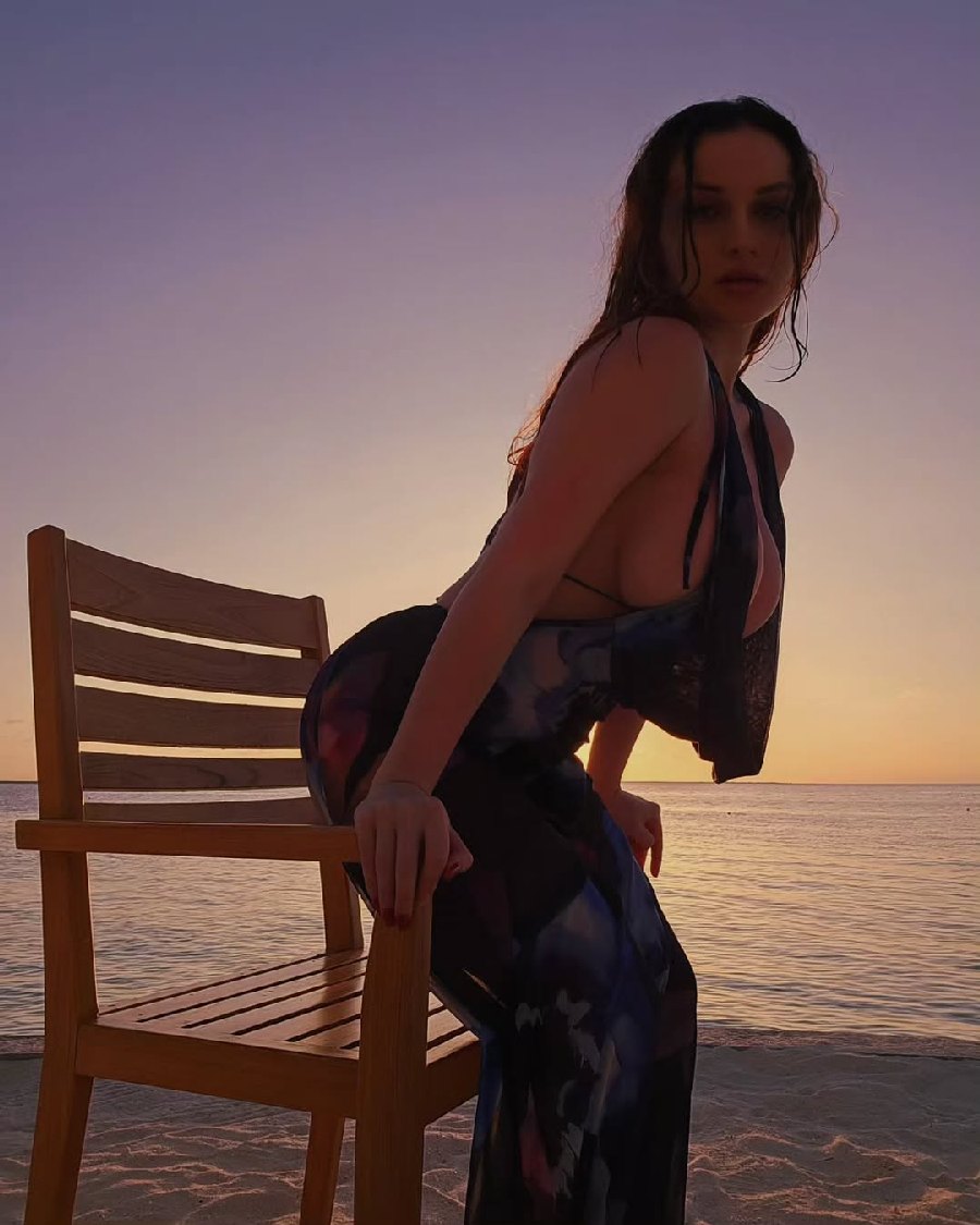 Sexy girl Miranda Faith nude in Thane