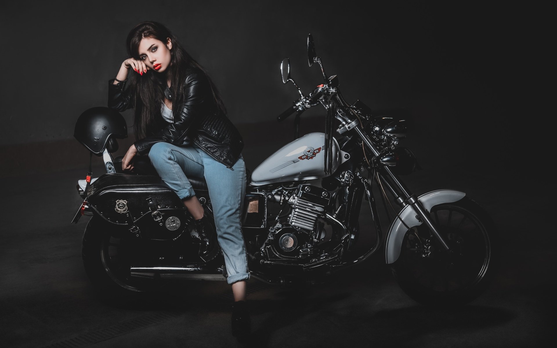 Biker girls: style and drive in Thane