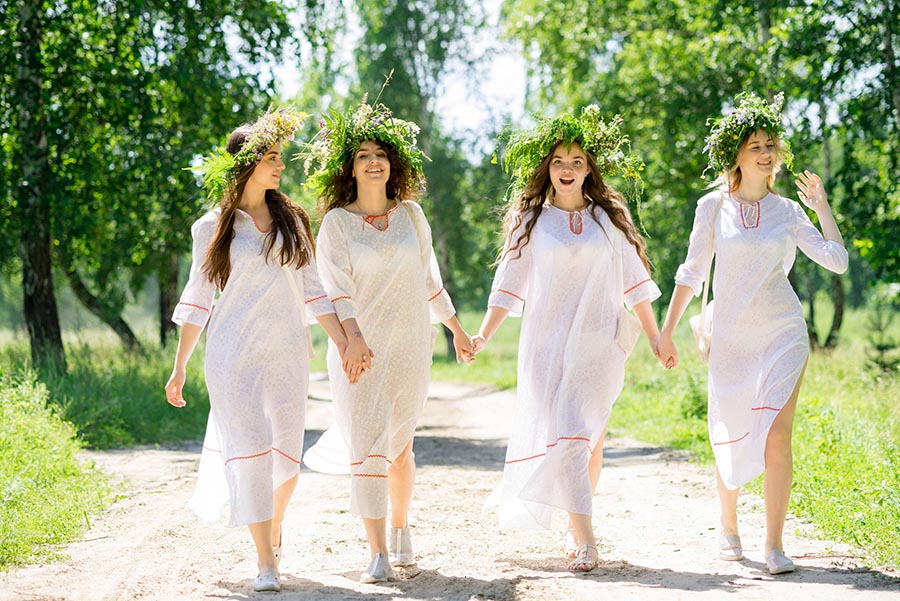 Slavic girls in Thane