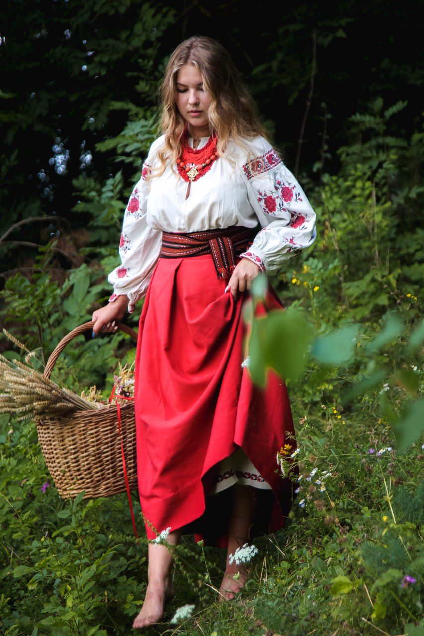 Slavic girls in Thane