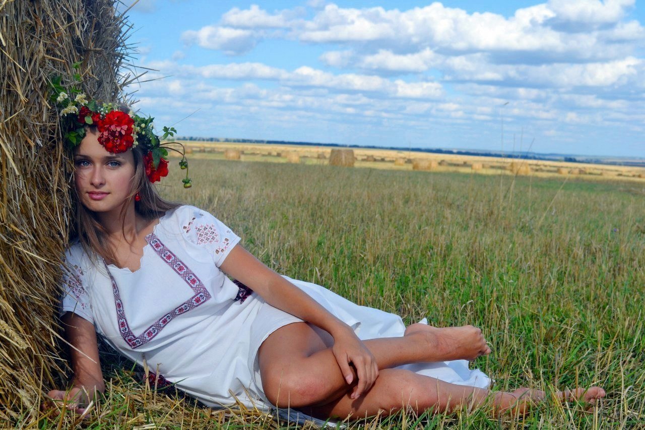 Slavic girls in Thane