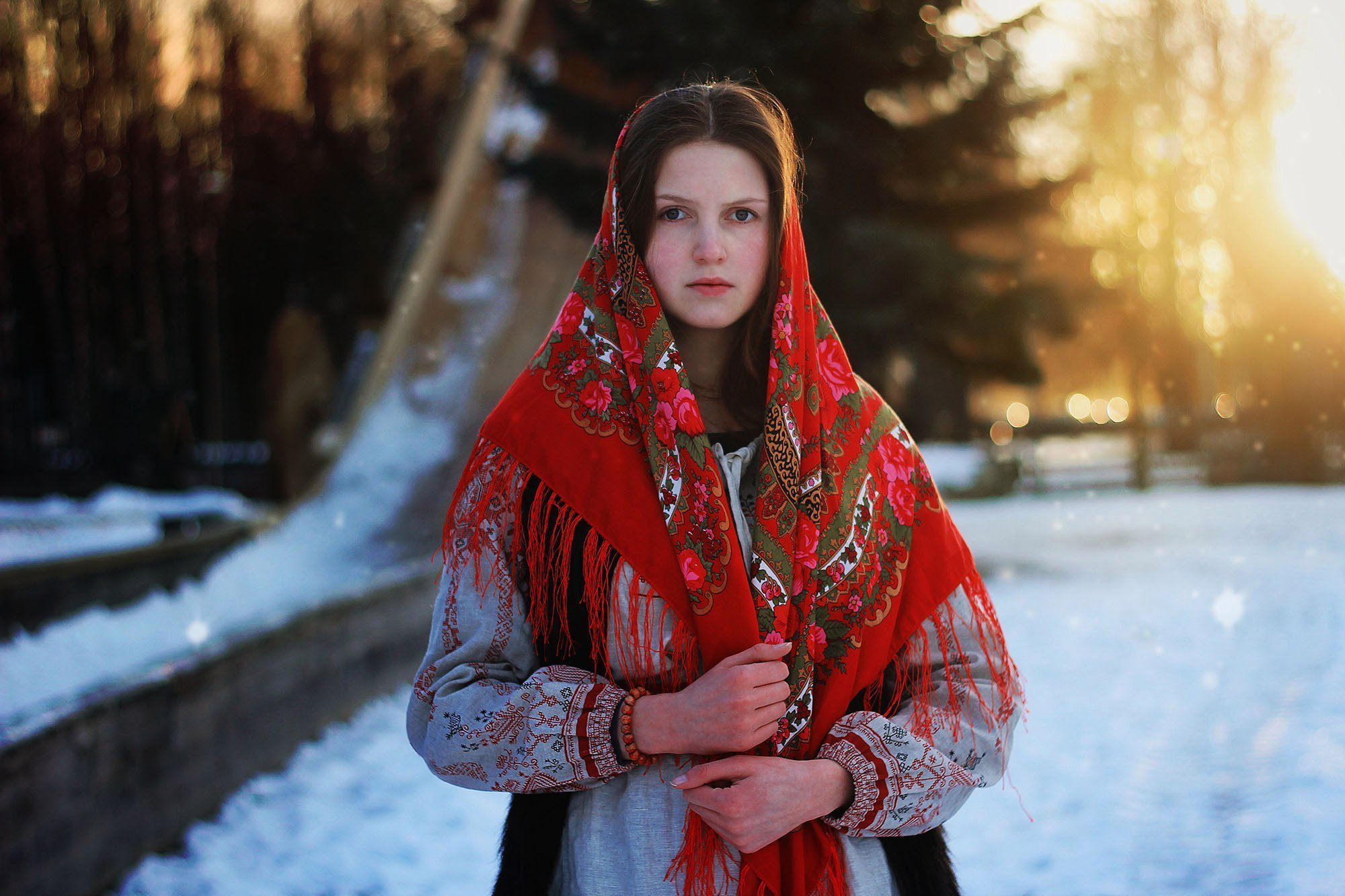 Girls in Slavic costumes in Thane